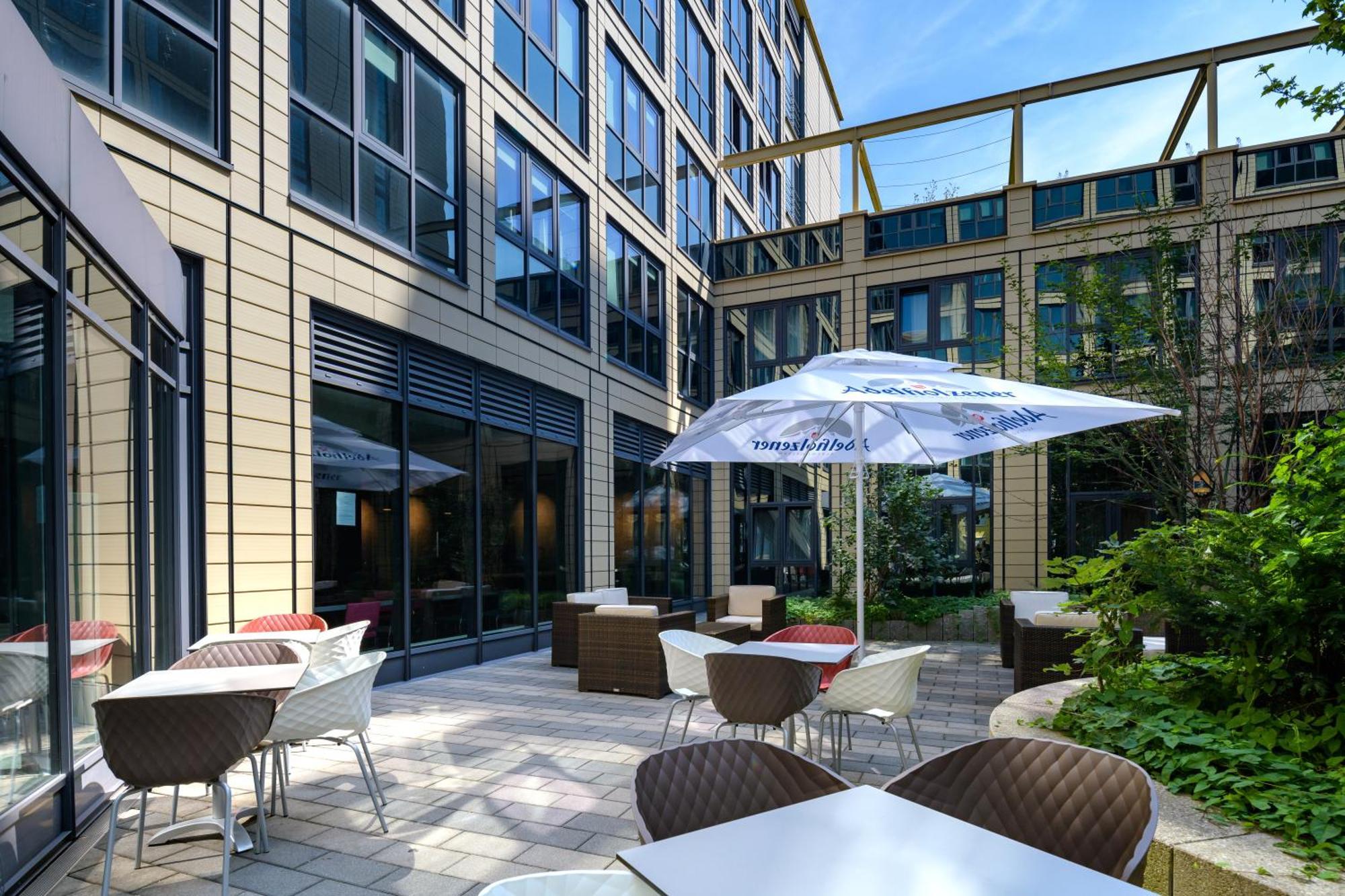 Novotel Suites Muenchen Parkstadt Schwabing Exterior foto